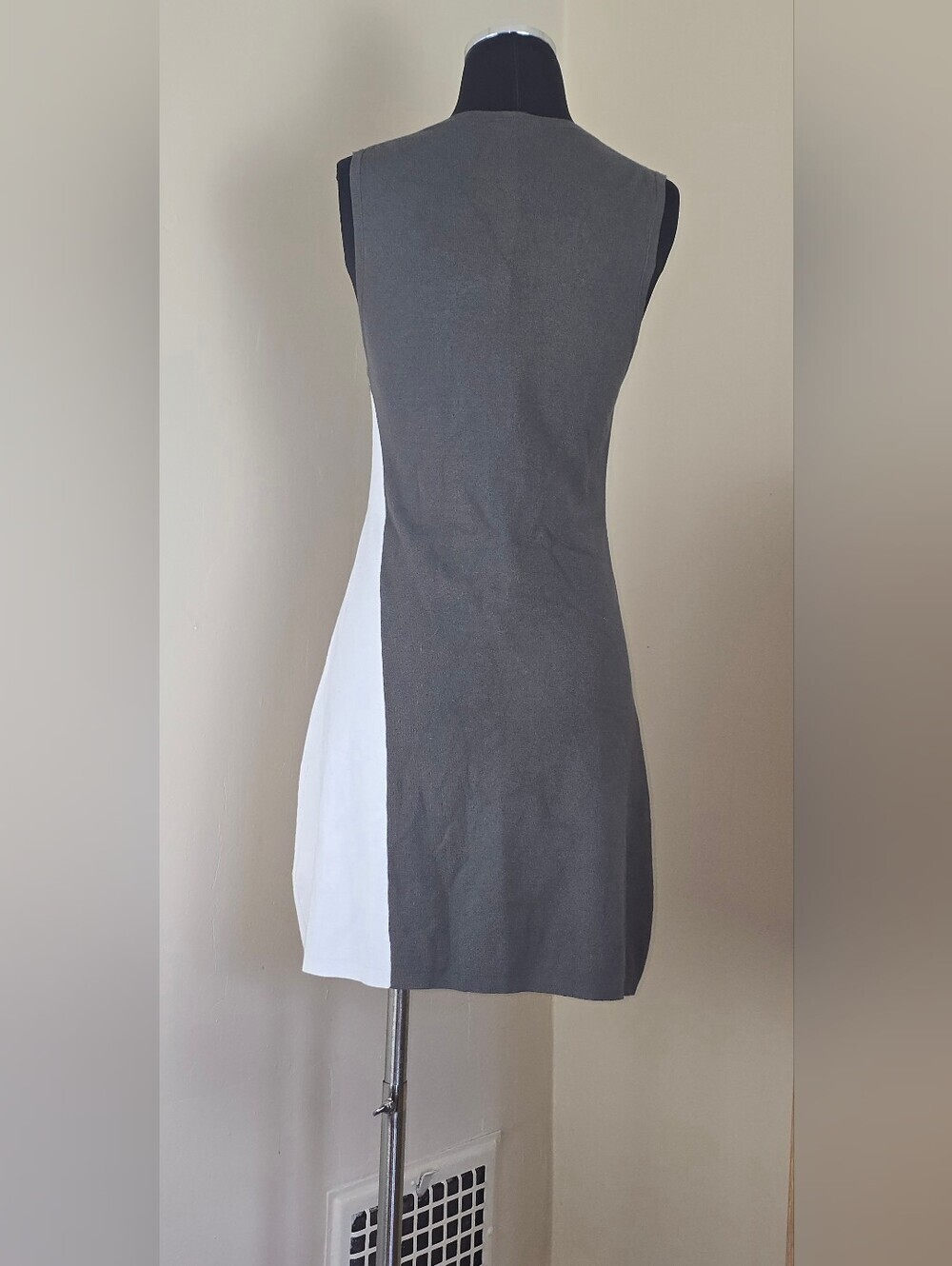 Theory Grey and White Colorblock Knit Sleeveless Mini Sheath Dress M - Picture 2 of 8